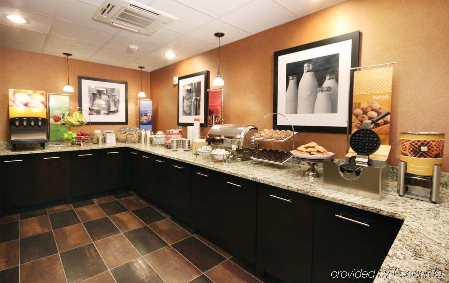 Hampton Inn Binghamton/Johnson City Restaurant photo